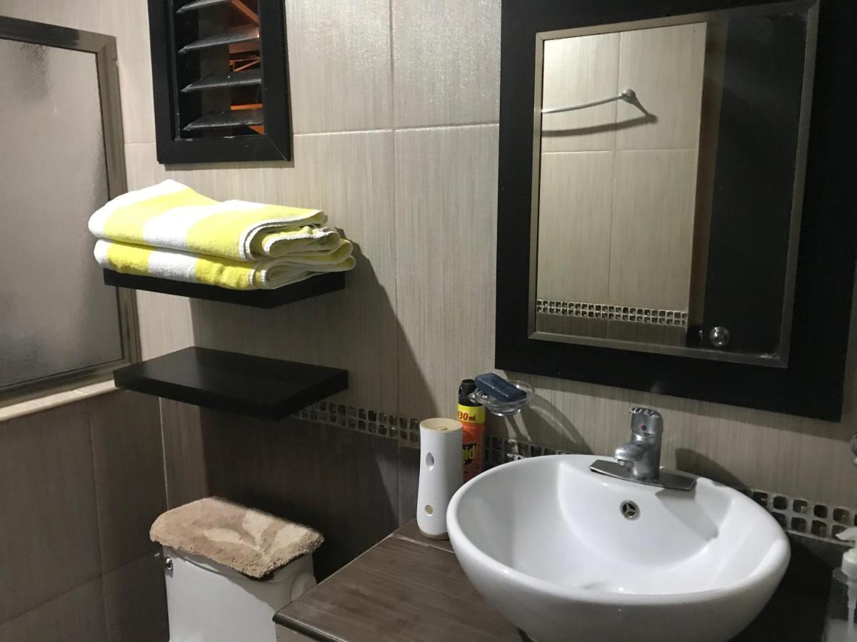 Casa Lili 2: Luxurious/Amplio/Hot Water/Economic/Wifi/Tv Appartement Valladolid  Buitenkant foto