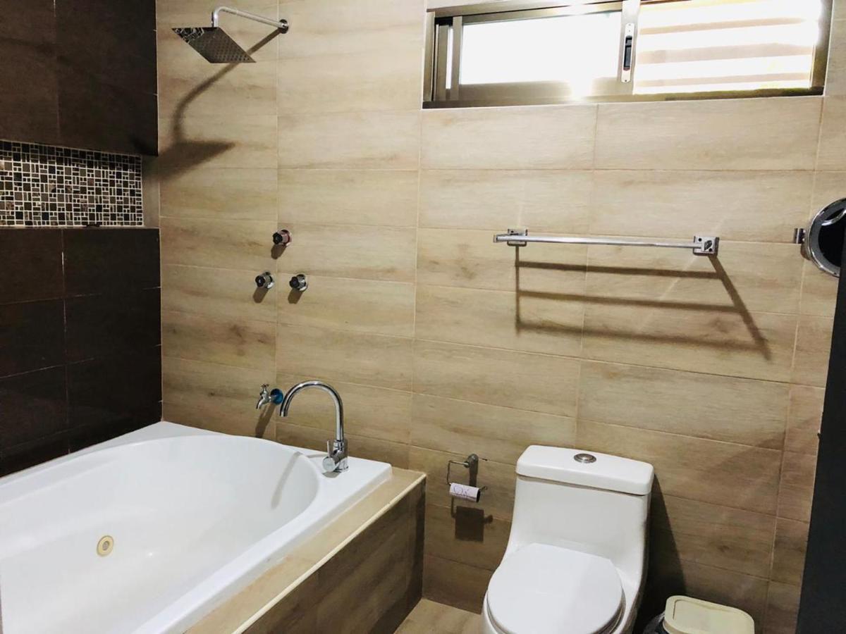 Casa Lili 2: Luxurious/Amplio/Hot Water/Economic/Wifi/Tv Appartement Valladolid  Buitenkant foto