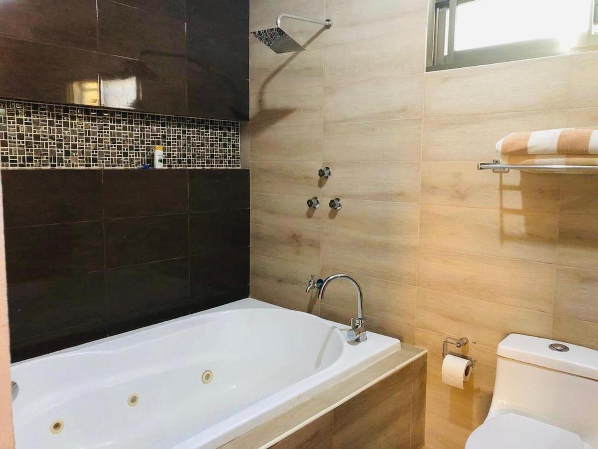 Casa Lili 2: Luxurious/Amplio/Hot Water/Economic/Wifi/Tv Appartement Valladolid  Buitenkant foto