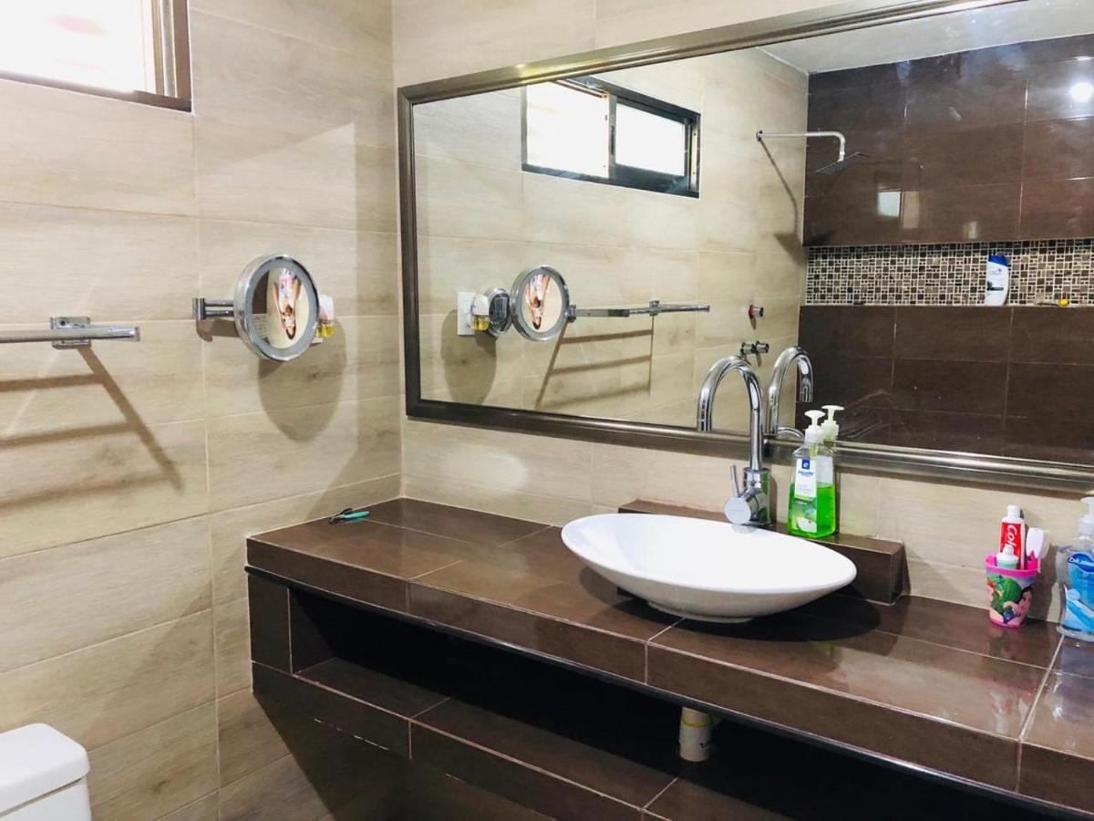 Casa Lili 2: Luxurious/Amplio/Hot Water/Economic/Wifi/Tv Appartement Valladolid  Buitenkant foto